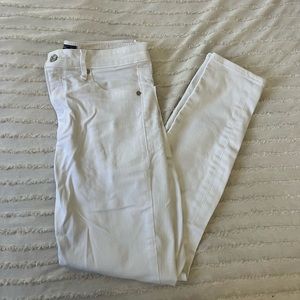 White abercrombie high rise skinny jeans